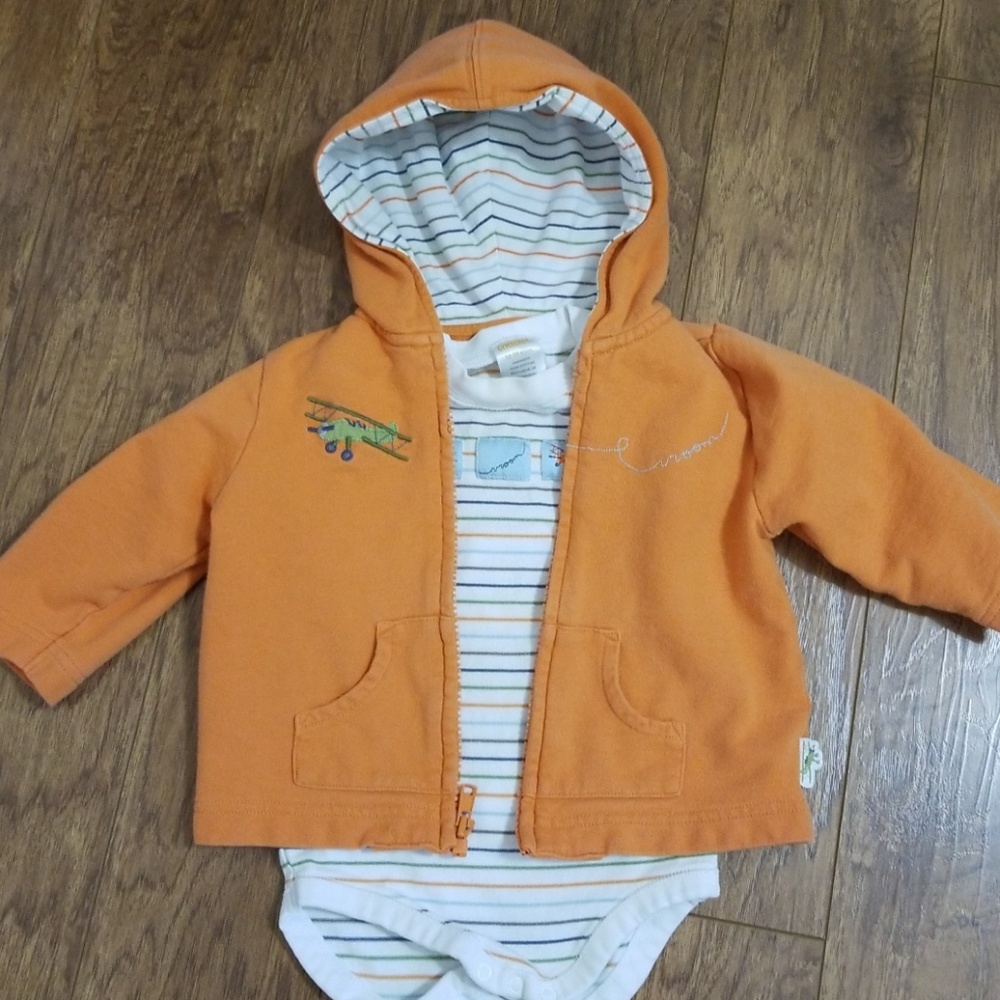 Little boys sweatshirt and onesie